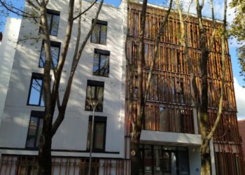 Kompleksi në Rana e Hedhun u legalizua pa autorizim, Apeli rrit masat për 5 zyrtarë dhe lë në burg ish-kreun e ASHK.