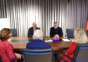 “Koncerti ‘Violinat e Shpresës’ me instrumente muzikore artefakte nga kampet e përqendrimit gjatë Holokaustit do të zhvillohet në 2026 në Shqipëri.”