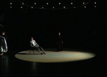 “Kryevepra ‘I huaji’ e Kamysë në Tiranë, e sjellë në skenë nga Teatri Eksperimental”