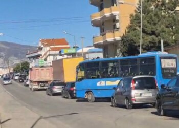 Kthimi i emigrantëve dhe lëvizjet për festat e fundvitit/ Trafiku në Unazën e Elbasanit ‘shkakton’ ngërç të rëndë