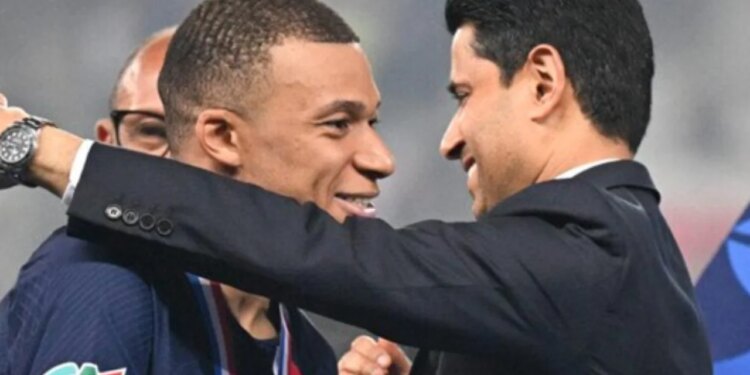 Kylian Mbappé shprehu kërkesën për 55 milionë, ndërsa PSG po e detyron yllin francez në borxhe.
