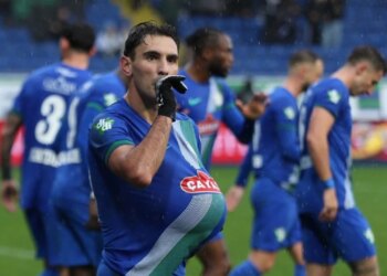 Laçi triumfon në Turqi, shënon në fushë dhe feston një ngjarje të re, lindjen e fëmijës së tij të parë.