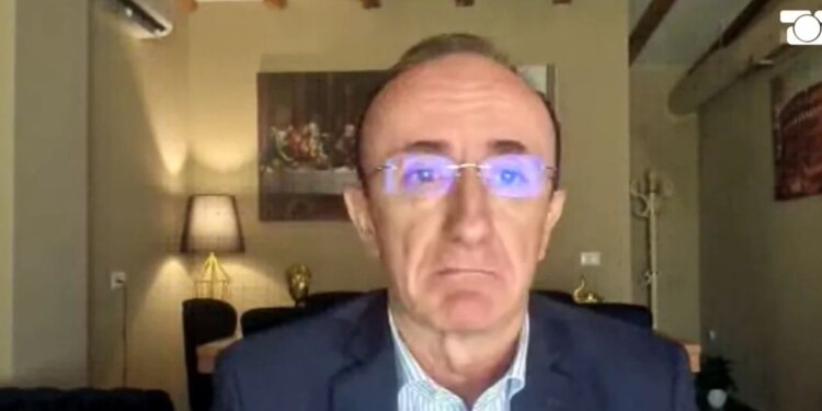 Lëvizjet brenda selisë blu: Ish-deputeti shprehet se u shqetësuan për kafen e demokratëve. Drejtuesi i PD ka lënë struktura të partisë.