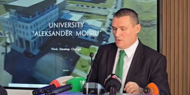 Lideri i SPAK zhvillon takim me studentët në Durrës, nga lufta kundër korrupsionit deri te dorëzimi i detyrës.