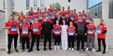 Lojtari më i vjetër i Superiores, njëherësh simbol i sigurisë për Partizanin, tashmë është afër tërheqjes nga futbolli dhe ka marrë licencën e trajnerit UEFA C.