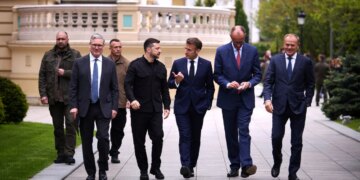 Macron thërret një samit të aleatëve të Ukrainës në Paris për fillimin e janarit për të diskutuar garancitë e sigurisë të nevojshme për Kievin.