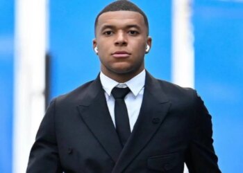 Mbappe i jep 60.000 euro oficerit të sigurisë së Kombëtares, ndërsa Drejtoria e Policisë e pezullon nga posti.