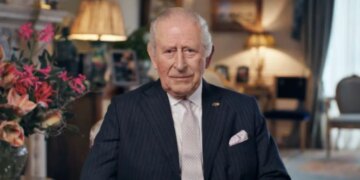 Mbreti Charles ndan përvojën e tij me kancerin: Trajtimi po rezulton i suksesshëm, ndërsa diagnoza e hershme më ka shpëtuar jetën.