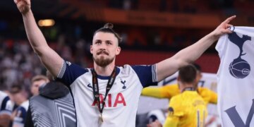 Mbrojtësi i Tottenhamit nën vëzhgimin e Interit, agjenti i tij deklaron: Chivu do të më kontaktojë.