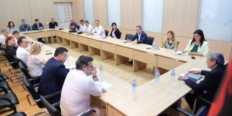 Mbyllet seanca e Kryesisë së Partisë Demokratike