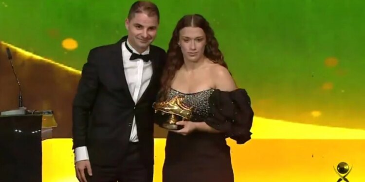 Megio Doçi vazhdon të jetë një nga modele kryesore në vlerësimin e futbollit për femra.