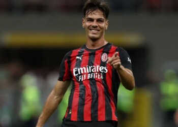 Mesfushori shqiptar i Milanit, Jashari: Allegri më ofron mësime të vlefshme dhe është një burim besimi për ne në dhomën e zhveshjes.