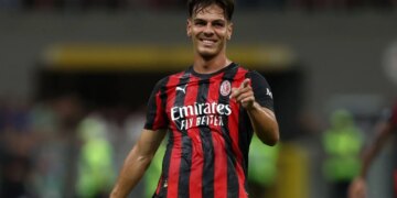 Mesfushori shqiptar i Milanit, Jashari: Allegri më ofron mësime të vlefshme dhe është një burim besimi për ne në dhomën e zhveshjes.