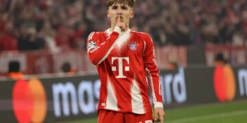 “Messi gjerman” po impresionon Europën, 17-vjeçari që po brilion me Bayernin thyen vazhdimisht rekorde në Champions/ Kane: Është e domosdoshme të jetë në Botëror