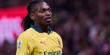 Milan në pushimet e Krishtlindjeve, por përballë një sfide me Veronën, Leao pritet të udhëheqë ekipin si titullar.