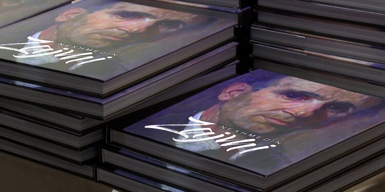 Monografia kushtuar Zajmit nga Oltsen Gripshi ofron një analizë të thelluar të piktorit, duke përfshirë 130 vepra nga zhanre të ndryshme.