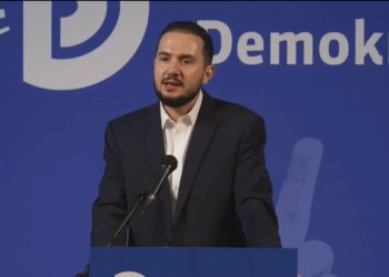 “Mungesa e burrërisë nuk mund të konsiderohet si një tjetër çështje për PD-në”, tha Salianji gjatë takimit në Elbasan: Berisha kërkon llogari për mbledhjet tona, në vend që të…