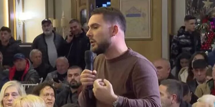 "Na ra në sy, si është e mundur që PD përqendrohet vazhdimisht në shkarkimin e Peleshit?" / Një i ri kritikon Berishën: E lehtë të qëndrosh si deputet me rrogë në opozitë.