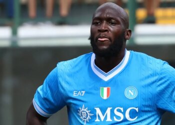 Napoli përballet me sukseset në fushë dhe bilancet negative, detyrohet të shesë 5 lojtarë, përfshirë Lukaku, i cili megjithatë…refuzon.