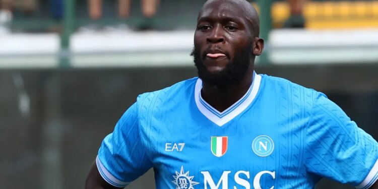 Napoli përballet me sukseset në fushë dhe bilancet negative, detyrohet të shesë 5 lojtarë, përfshirë Lukaku, i cili megjithatë…refuzon.