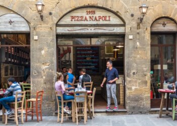 Napoli shpallet "mbretëreshë" e ushqimit për vitin 2025, Shqipëria e renditur ja ku qëndron.