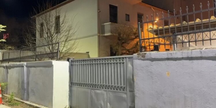 Ngjarja e frikshme në Pogradec: Policia konfirmon se 67-vjeçari ka abuzuar me të miturën pa pëlqimin e saj.