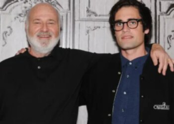 Ngjarje tragjike në Hollywood: Çifti u gjet i vrarë në banesë, djali i tyre 32-vjeçar u arrestua, dyshohet se është autori i krimit me thikë.