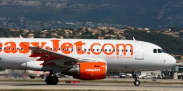 Ngjarje tragjike në aeroport: E moshuara humb jetën disa minuta para fluturimit, familjarët përpiqen ta fshehin duke thënë se po fle.