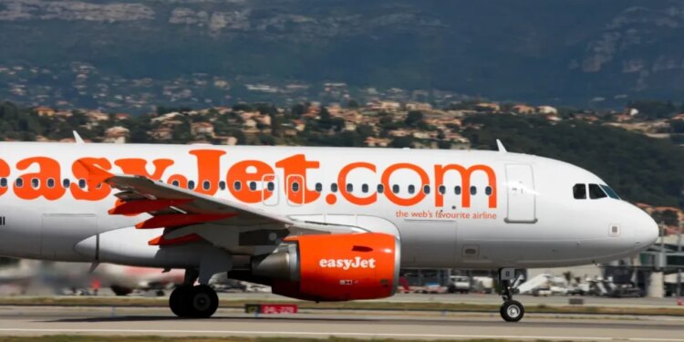 Ngjarje tragjike në aeroport: E moshuara humb jetën disa minuta para fluturimit, familjarët përpiqen ta fshehin duke thënë se po fle.