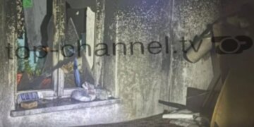 Një apartament në Gjirokastër kapet nga zjarri