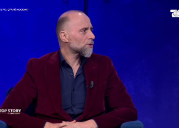 "PD demonstruan forcën e tyre", analisti Sulo në 'Top Story': E rëndësishme të vazhdojë protesta.