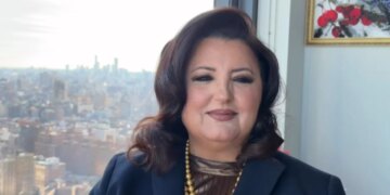 Parashqevi Simaku, pas titullit ‘Qytetare Nderi’ të Kavajës: Kam bërë përpjekje për t’u rikuperuar nga ngjarjet e fundit