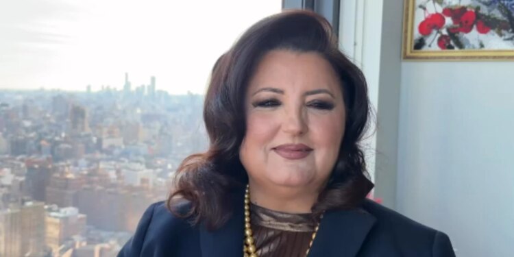 Parashqevi Simaku, pas titullit ‘Qytetare Nderi’ të Kavajës: Kam bërë përpjekje për t’u rikuperuar nga ngjarjet e fundit