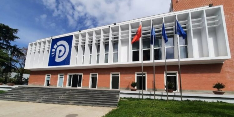 Partia Demokratike kërkon nga Peleshit që të thërrasë Këshillin e Mandateve të martën, duke e konsideruar periudhën 3-ditore për shqyrtimin e dosjes së Ballukut të mjaftueshme.