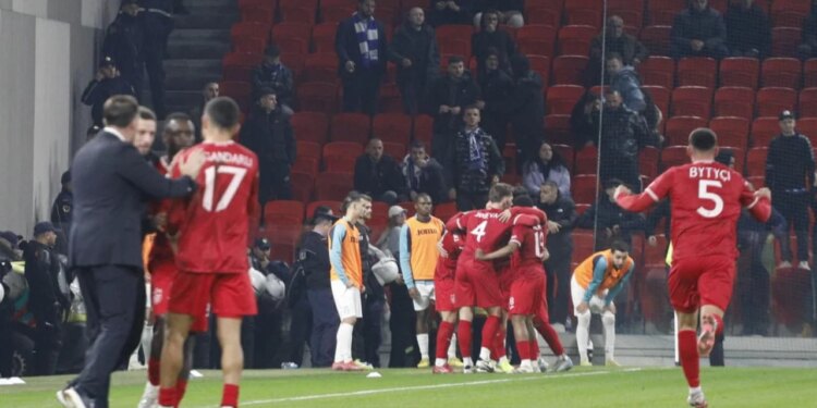 Partizani hakmerret ndaj Tiranës, ‘Demat’ fitojnë derbin e kryeqytetit dhe dërgojnë bardheblutë në vendin e fundit.