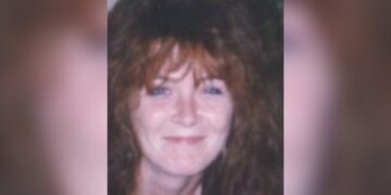 Pas 20 vjetësh, zbardhet misteri i një vrasjeje në Angli; ja çfarë e ndihmoi policinë të identifikojë autorin e vërtetë.