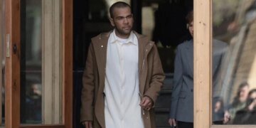 Pas lirimit nga burgu, Dani Alvesh emërohet president i klubit dhe përgatitet për rikthimin në fushë.