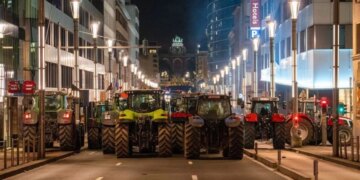 Pas protestave të fermerëve në Francë, Belgjika përballet me një demonstratë të ngjashme, ku 150 traktorë “bllokojnë” rrugët e Brukselit.