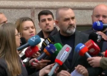 Përjashtimi i gjashtë deputetëve të PD-së: "Rrezikuan situatën dhe sulmuan kryeparlamentarin", Manja: Vendime të papranueshme janë marrë.