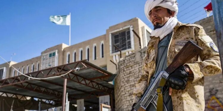 Përplasje fatale në kufirin Afganistan-Pakistan/ Të dy vendet akuzojnë njëra-tjetrën për shkelje të armëpushimit.