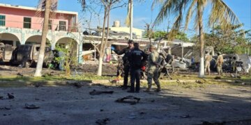 Pesë persona humbin jetën nga shpërthimi i një makine bombë pranë selisë së policisë në Meksikë.