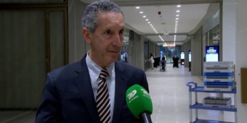 Pezullimi i Dialogut Strategjik: Edward Joseph thekson se Kurti është pengesë dhe se Kosova nuk mund ta përballojë armiqësinë me Shtetet e Bashkuara.