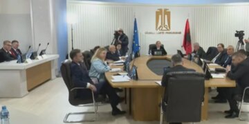 “Po të votoj sot dhe shkoj në zyrën tënde për çështje private…”/ Xholi, anëtarja e KLP: Do ta trajtoja me një kafe, SPAK bën kafet e mira.