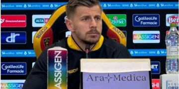 Polemikat pas ndeshjes Lecce-Como: Ylber Ramadani shprehet se goditja në fytyrë më shkaktoi ende dhimbje.