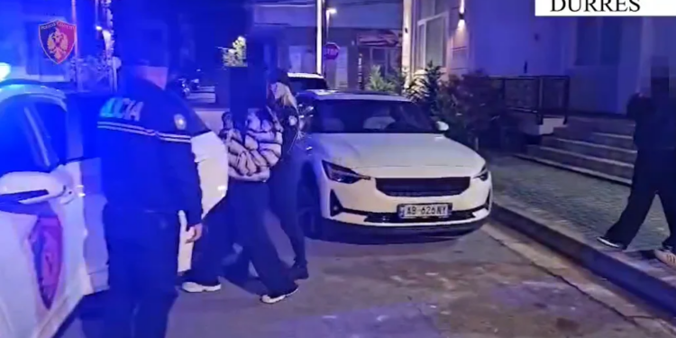Policia zbardh një rast prostitucioni në Shkëmbin e Kavajës, arrestohet menaxheri dhe dy gra kolumbiane.