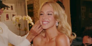 Premiera e filmit ‘The Housemaid’: Sydney Sweeney publikon foto provokuese pa lëkurë të mbrojtur