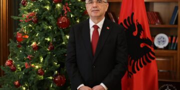 Presidenti Begaj dërgon një mesazh urimi për të gjithë shqiptarët në prag të vitit 2026.