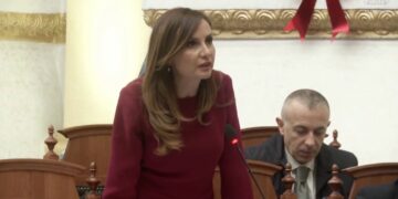 Projekt-buxheti 2026 në seancë maratonë: PD kërkon përjashtimin e projektligjit mbi Paqen Fiskale nga diskutimi, edhe ndërkombëtarët shprehin kundërshtime.