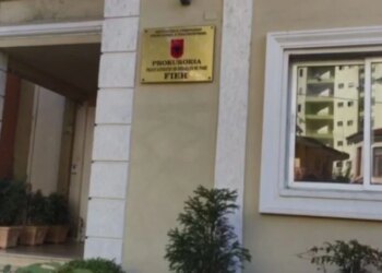 Prokuroria e Fierit padit për shpërdorim detyre Drejtorin dhe specialistët e Agjencisë Rajonale Mjedisore të tre qyteteve.