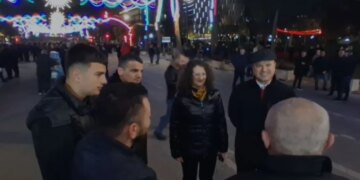 Protesta para Kryeministrisë, në sheshin Argita Berisha dhe Jamarbër Malltezi